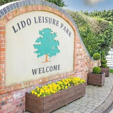 Apartment Nidd Way Let *