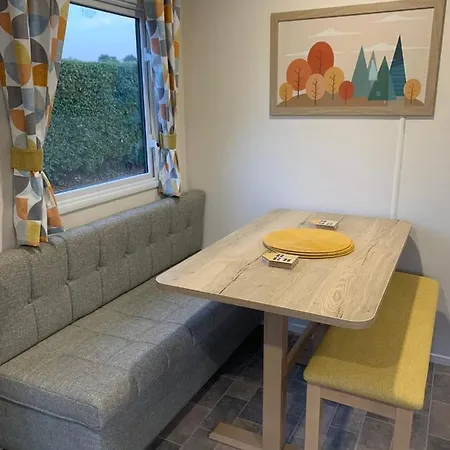 Apartment Nidd Way Let *