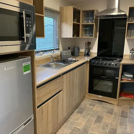 Apartment Nidd Way Let *